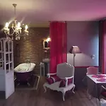 La Chaussee D'olivet En Mayenne Bed & Breakfast 3*