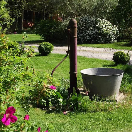 Bed and Breakfast La Chaussee D'olivet En Mayenne 3*