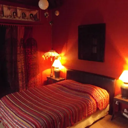 Bed and Breakfast La Chaussee D'olivet En Mayenne 3*