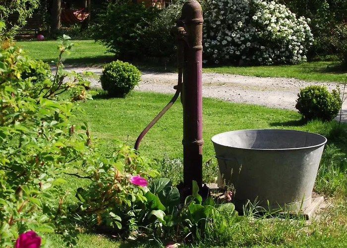 Bed & Breakfast La Chaussee D'olivet En Mayenne 3*